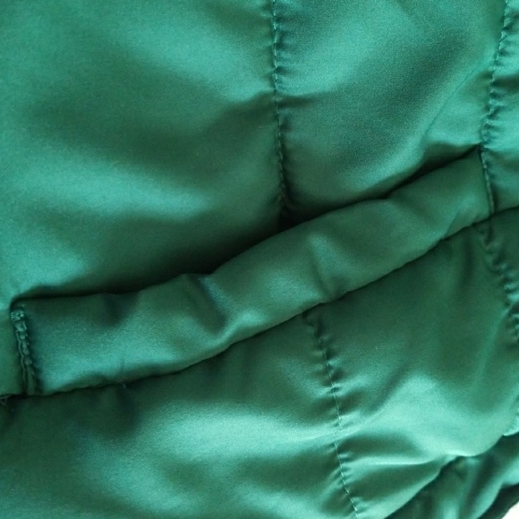 Quilted vest with sherpa lining. - Picture 3 of 5